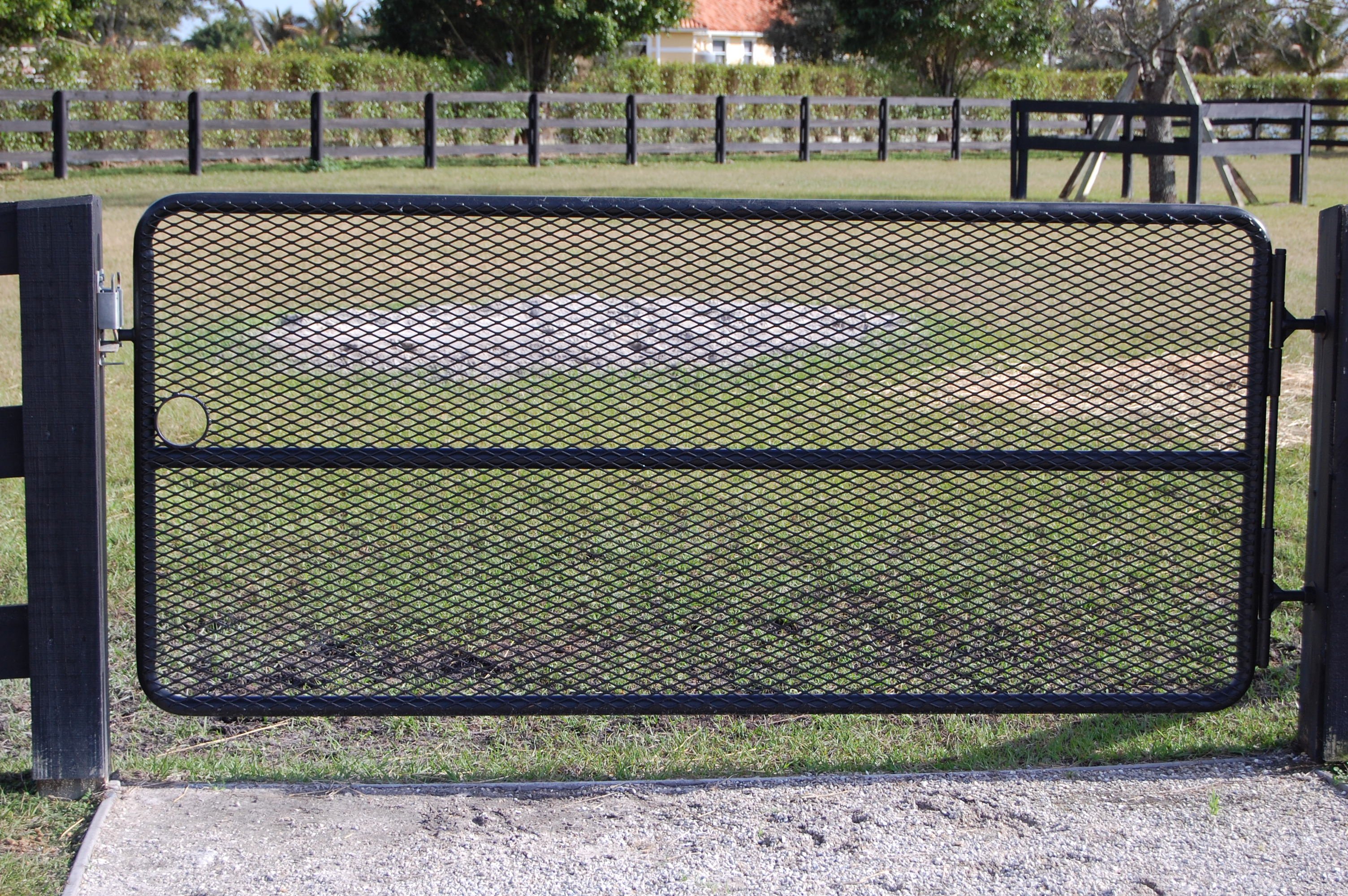 Farm Gates, Horse Barn Gates, Paddock Gates and Entrance Gates